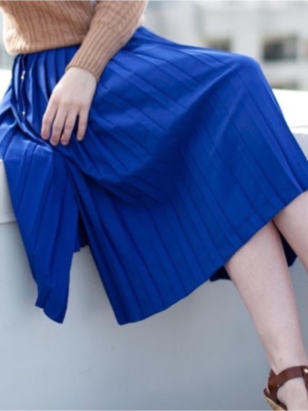 Zara Pleated Midi Skirt with Button-Trim in Cobalt Blue Large - Picture 6 of 6